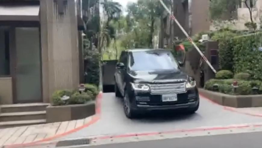 六开彩澳门开奖现场直播,跳江救人的“白龙”马不幸死亡,展开解析落实_基础版V7.39